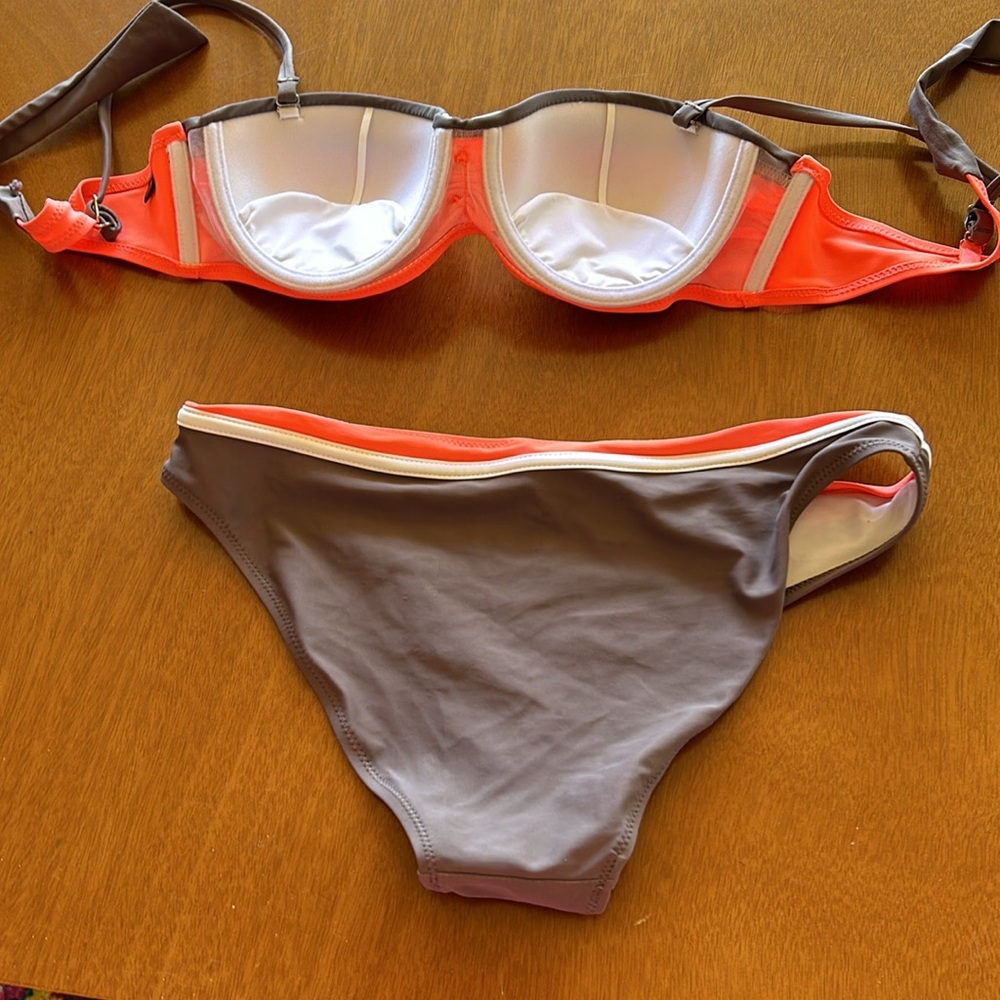 Bikini - Picture 4 of 6